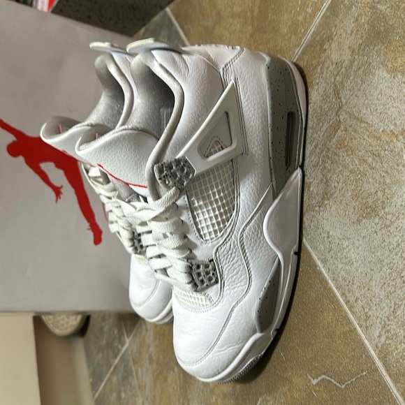 Air Jordan 4 Retro - Picture 1 of 3